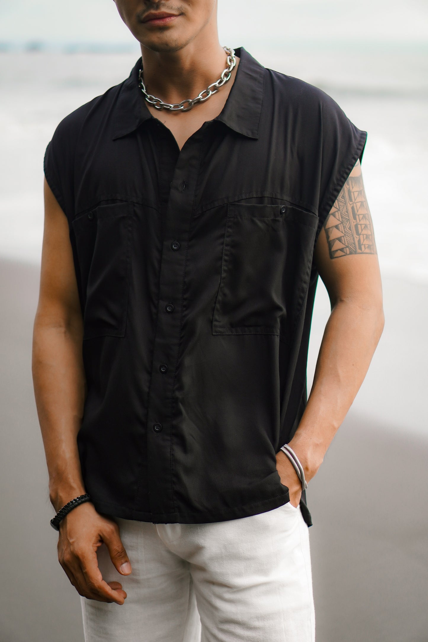 Jhony Sleeveless Shirt