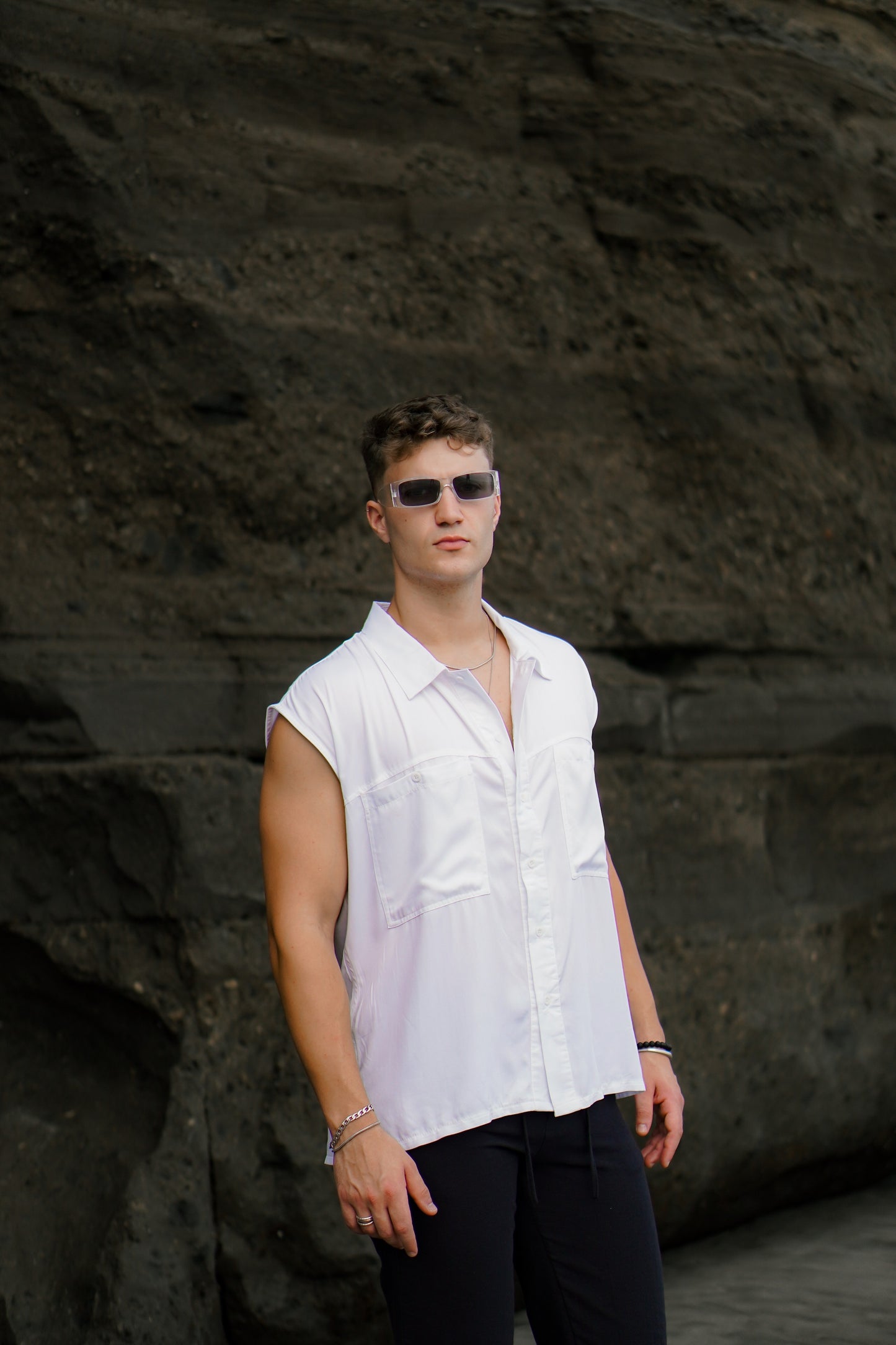 Jhony Sleeveless Shirt
