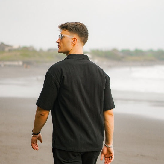 BEACHWELL Kemeja Pria Linen Lengan Pendek Model Oversized - SAKALA Series Hitam