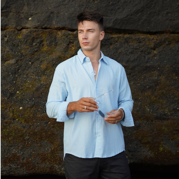 BEACHWELL Kemeja Pria Lengan Panjang Linen Krinkel Biru Muda - Kemeja Luca Series Baby Blue