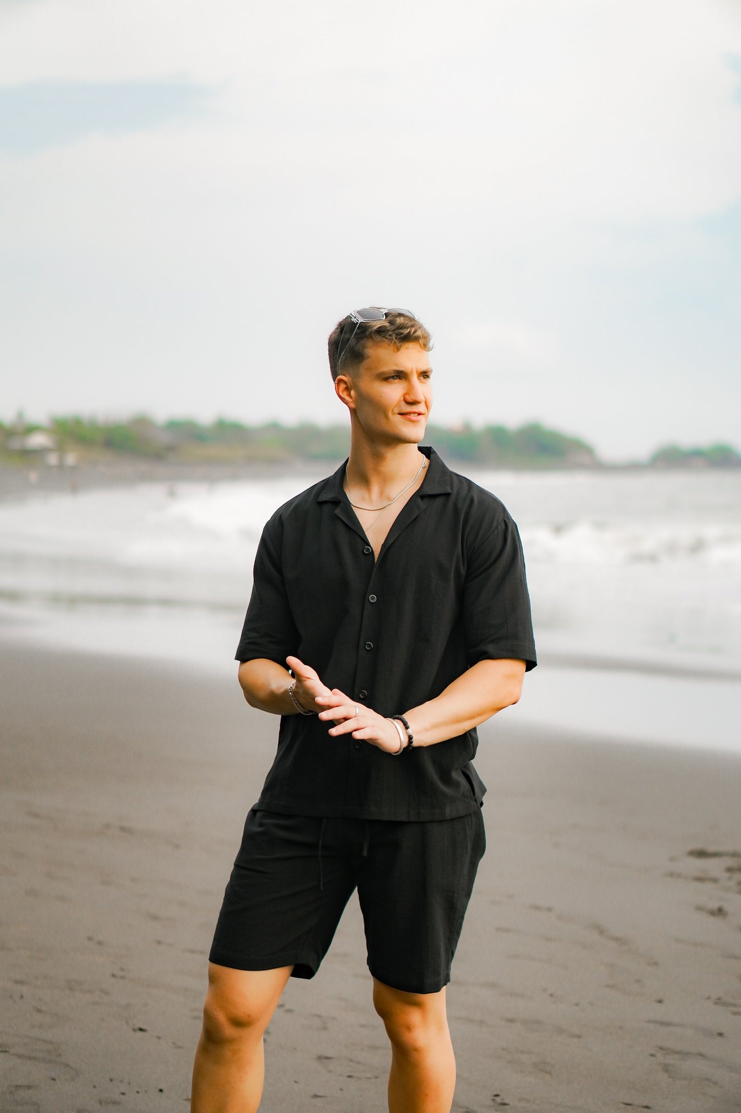 Kemeja Sakala Semi Oversized - Broken White