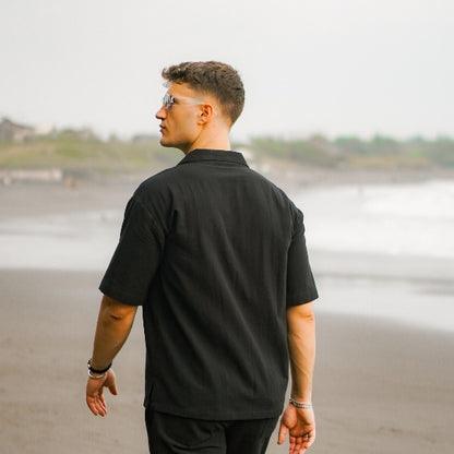 BEACHWELL Kemeja Pria Linen Lengan Pendek Model Oversized - SAKALA Series Hitam